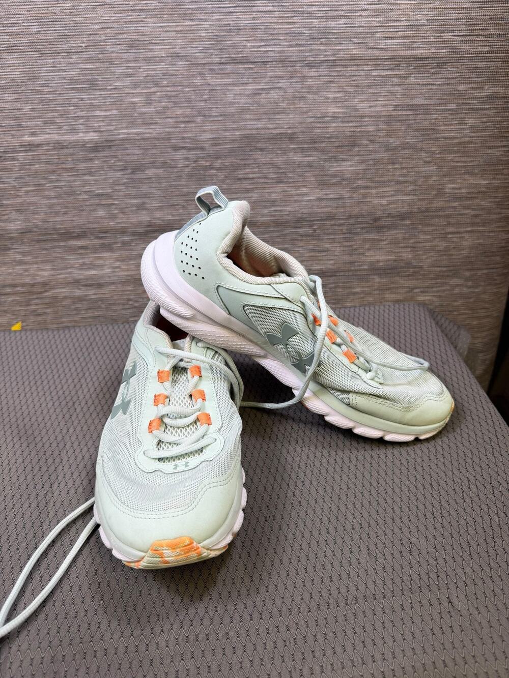 Under Armour Shoes Womens Size 11 Green Charged Assert Deluxe Running Sneakers